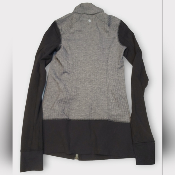 Size 4 - Lululemon Daily Practice Jacket - Picture 3 of 3